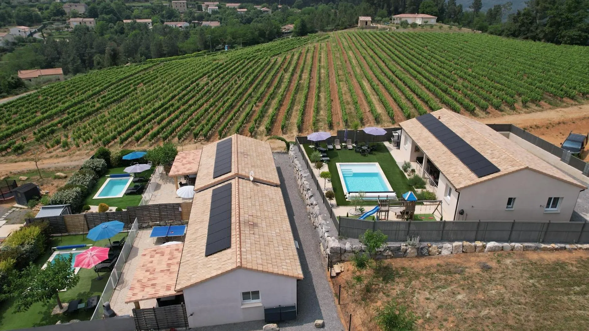 En Ardeche, Gite L'Odyssee Climatise Avec Sa Piscine Privee Et Chauffee ジョワイユーズ