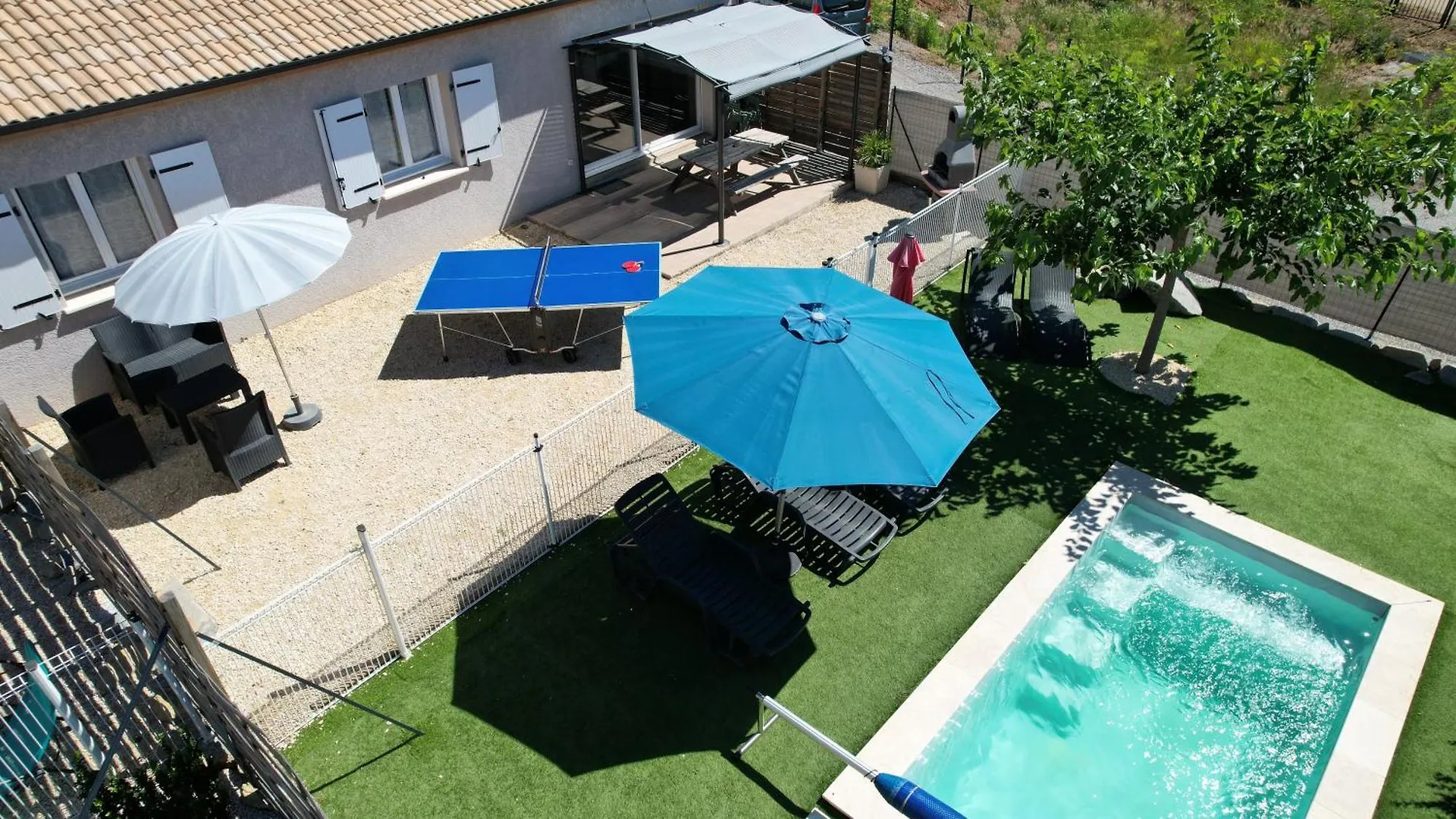 En Ardeche, Gite L'Odyssee Climatise Avec Sa Piscine Privee Et Chauffee Joyeuse