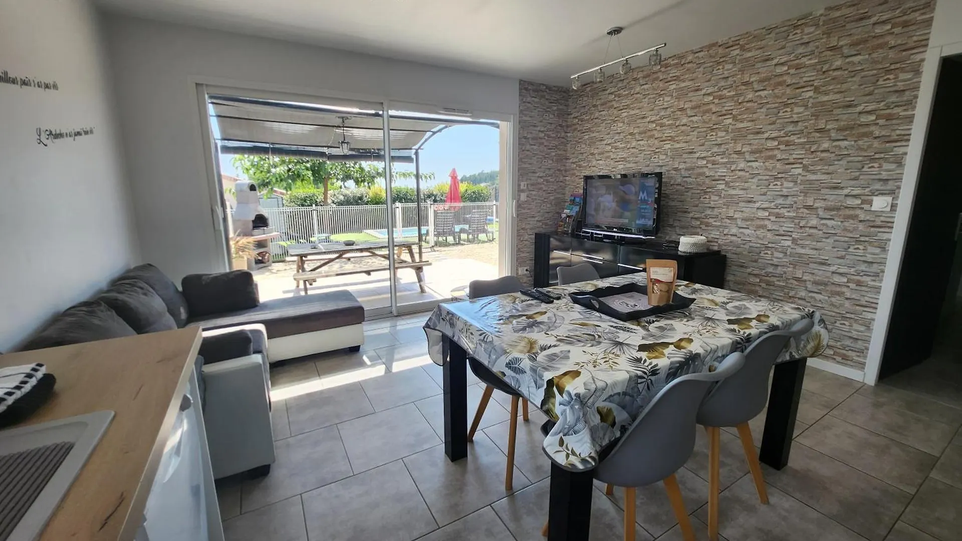Vakantiehuis En Ardeche, Gite L'Odyssee Climatise Avec Sa Piscine Privee Et Chauffee Joyeuse